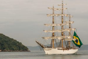 Cisne Branco atraca em Santos para aniversário da Cidade
