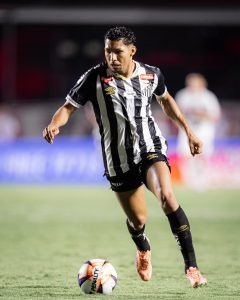No Santos, Rony se define em uma palavra: “Raça”; atacante foi apresentado oficialmente nesta terça-feira