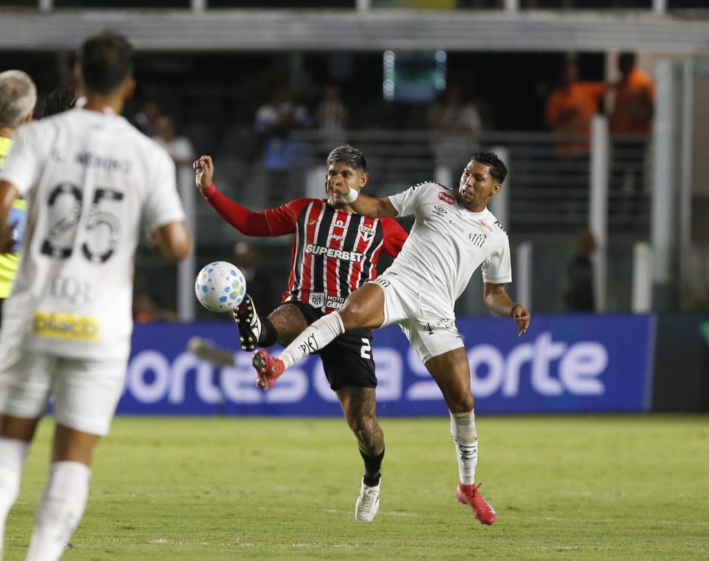 Clássico SanSão, pelo Brasileirão, termina empatado na Vila Belmiro