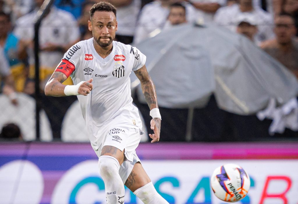 Luis Fabiano critica Neymar e afirma que o camisa 10 bagunça o Santos
