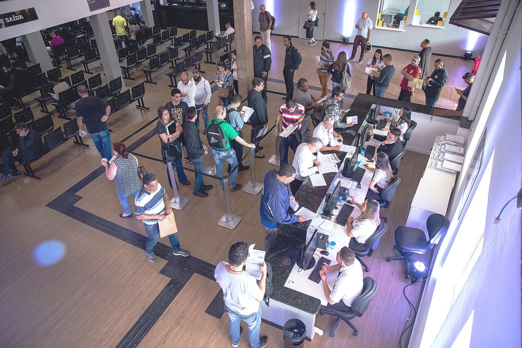Número de empresas abertas na Baixada supera média estadual