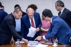 Alckmin anuncia R$ 2 bi para a indústria química; Cubatão é beneficiada