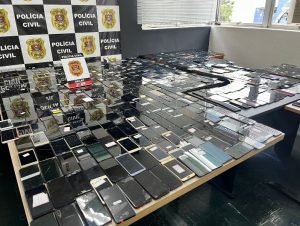 Estado começa a notificar celulares com procedência suspeita