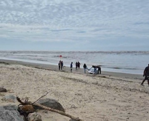 Mulher é encontrada morta em praia de Itanhaém; corpo fica sem identificação