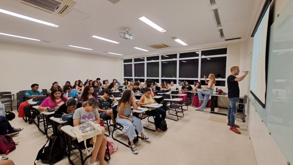 Cursinhos populares abrem inscrições para turmas de 2026