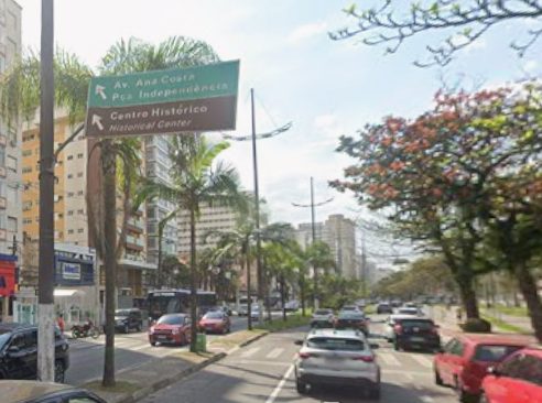 Motociclista fica ferido após colidir com caminhão no Gonzaga