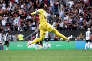 Corinthians desbanca favorito Flamengo, conquista a Supercopa Rei e empilha mais uma taça