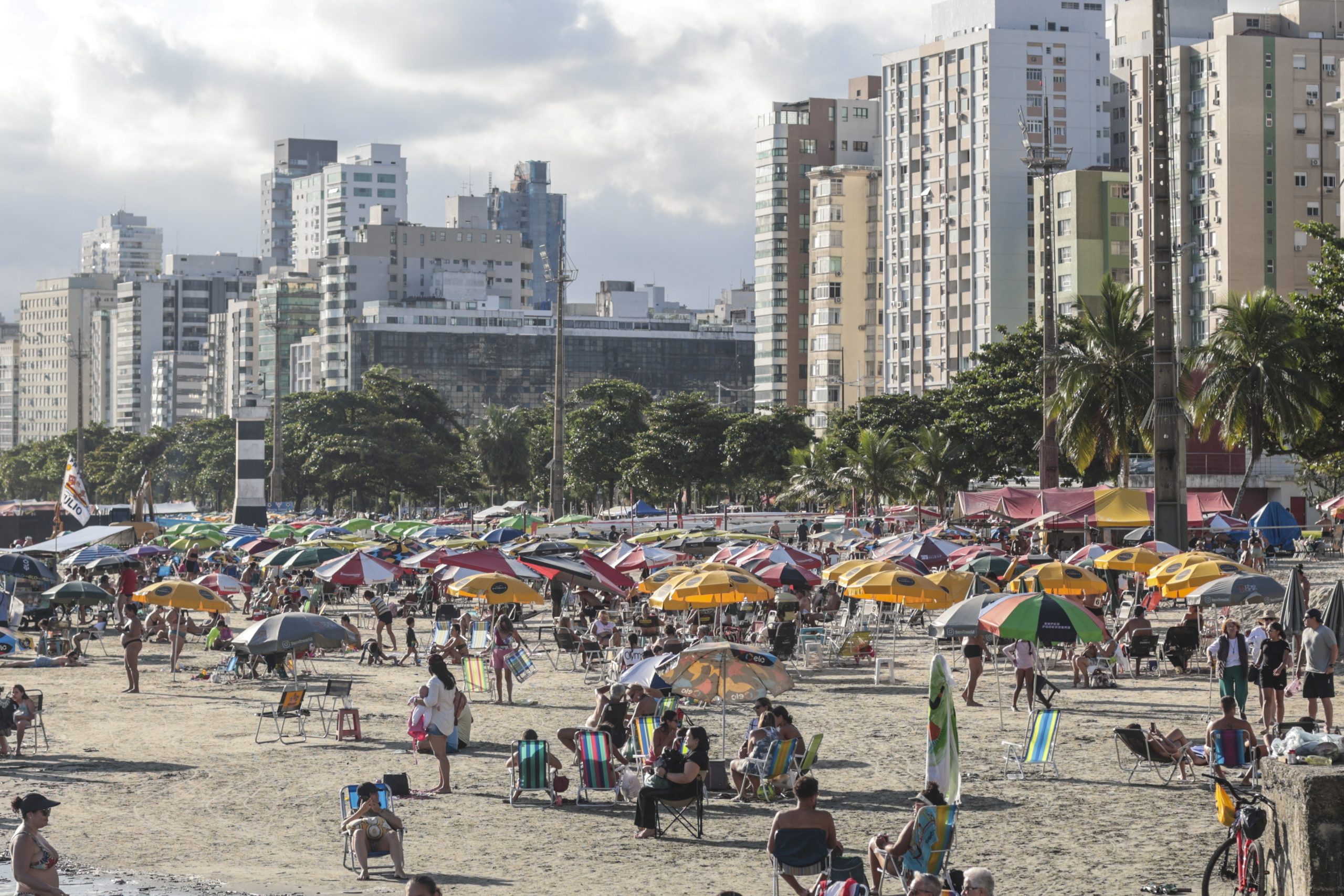 Tempo firme e calor predominam em Santos nos próximos dias