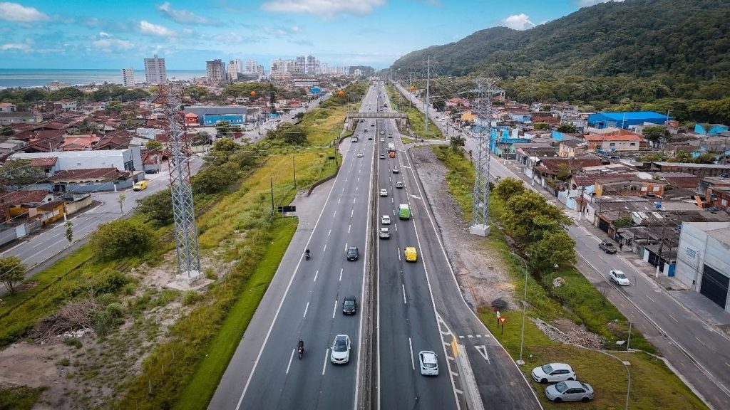 Rodovias devem receber 1,1 milhão de veículos no feriado prolongado