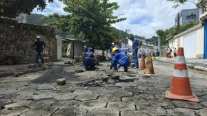 Rua Washington, no Guarujá, sofre interdição parcial