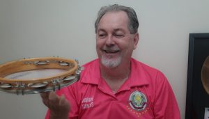 Compositores transformam samba santista em hino oficial