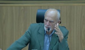 Restrição de homenagens gera discussão entre vereadores santistas