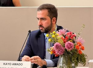 Kayo Amado solta os cachorros sobre Mourão: “Faça sua lição de casa”