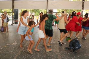 Tendas de verão recebem programação de carnaval