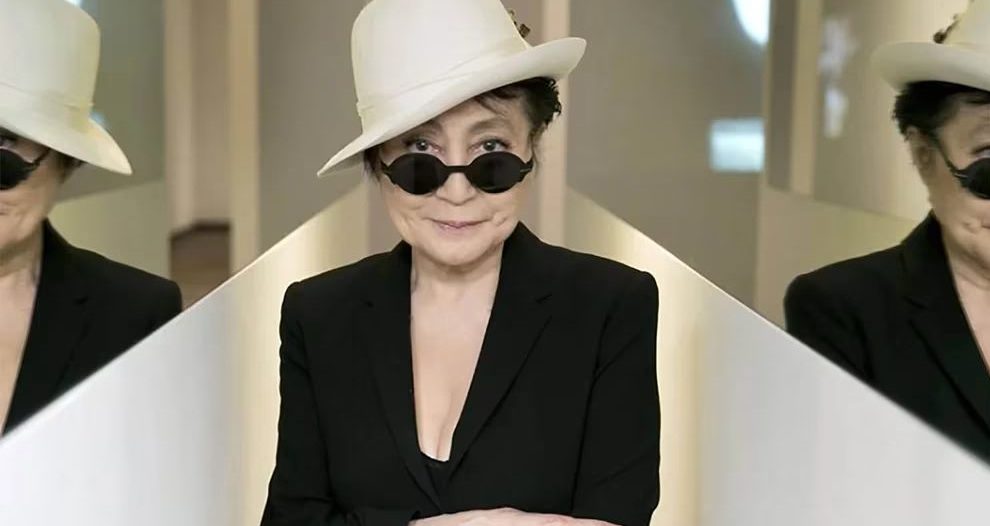 Yoko Ono, artista referência e de vanguarda, chega hoje aos 93 anos