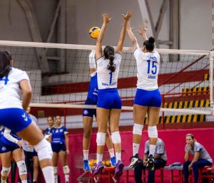 Equipe de vôlei feminino de Santos disputa as quartas da Superliga B