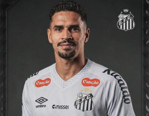 Lucas Veríssimo é anunciado como reforço do Santos