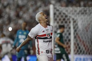 São Paulo se torna o primeiro time a chegar a marca de 400 vitórias no Brasileirão dos pontos corridos