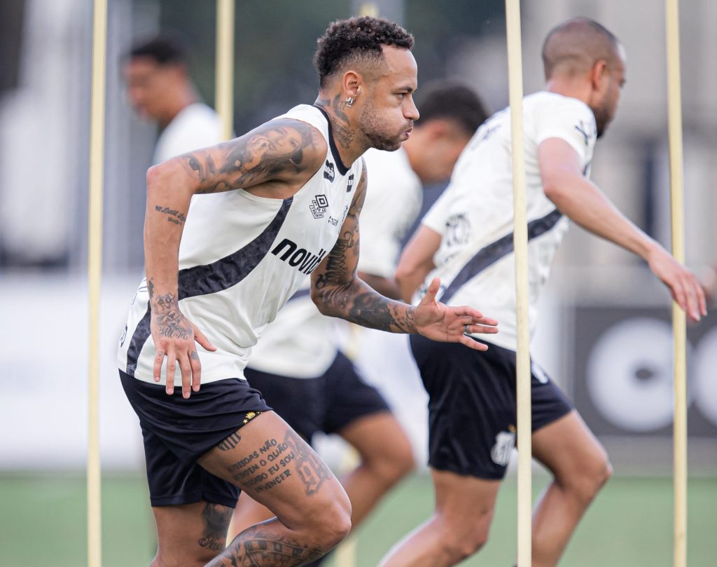 Cuca confirma ausência de Neymar para o jogo contra o Cruzeiro