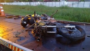 Motociclista e cavalo morrem em acidente em rodovia da Baixada