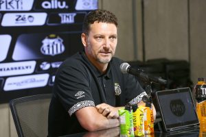 Elano chega à base do Santos para cumprir o seu “maior desafio da carreira”