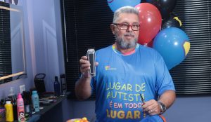 Barbearia santista faz atendimento especializado para crianças atípicas
