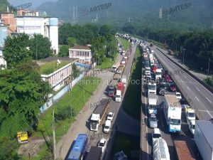 Dois acidentes provocam problemas nas rodovias da região