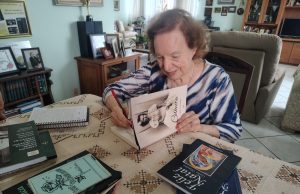 Aos 102 anos, Carolina Ramos lança Colheita