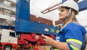 Santos reforça qualificação e inserção feminina no mercado de trabalho