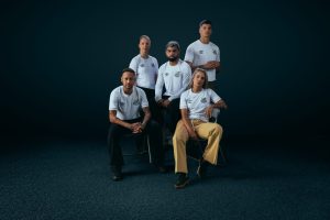 Santos lança nova camisa branca, com referências à brasilidade, em parceria com a Umbro