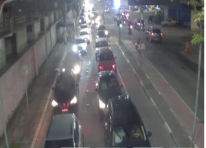 Após domingo de sol, estradas e balsas têm filas e congestionamentos