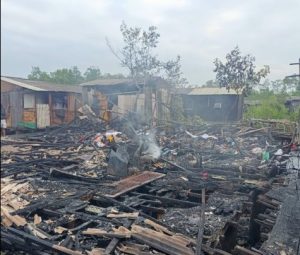 Incêndio atinge seis moradias na Vila dos Pescadores