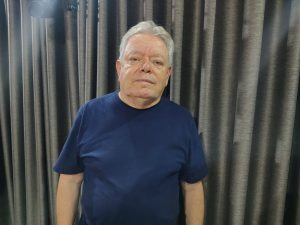 Escritor lança livro de crônicas sobre cotidiano e literatura