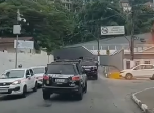Polícia deflagra operação no Morro do São Bento, em Santos