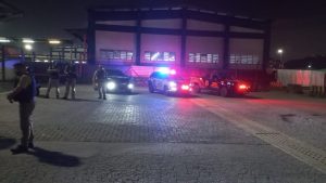Caminhoneiros fecham terminal e exigem agilidade em operações