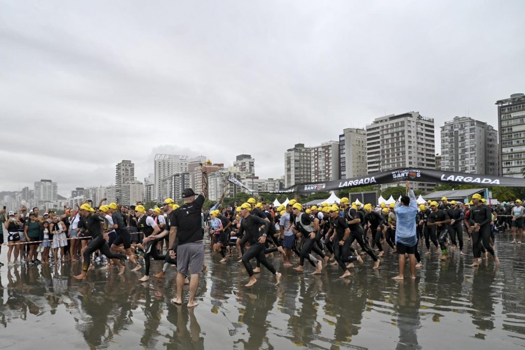 Santos recebe 34ª edição do Triathlon Internacional com atletas de oito países