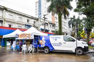 Vacimóvel de São Vicente imuniza contra gripe e atualiza a caderneta