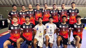 Time PG festeja vitórias do vôlei feminino e masculino no Campeonato Santista