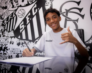 Robinho Jr tem contrato ampliado com o Santos até 2031