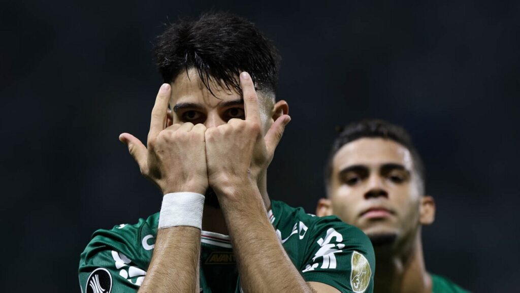 Palmeiras sofre, bate Sporting Cristal e conquista 1ª vitória na Libertadores