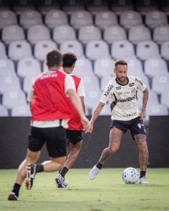 Neymar deve retornar ao campo para enfrentar o Remo na Vila
