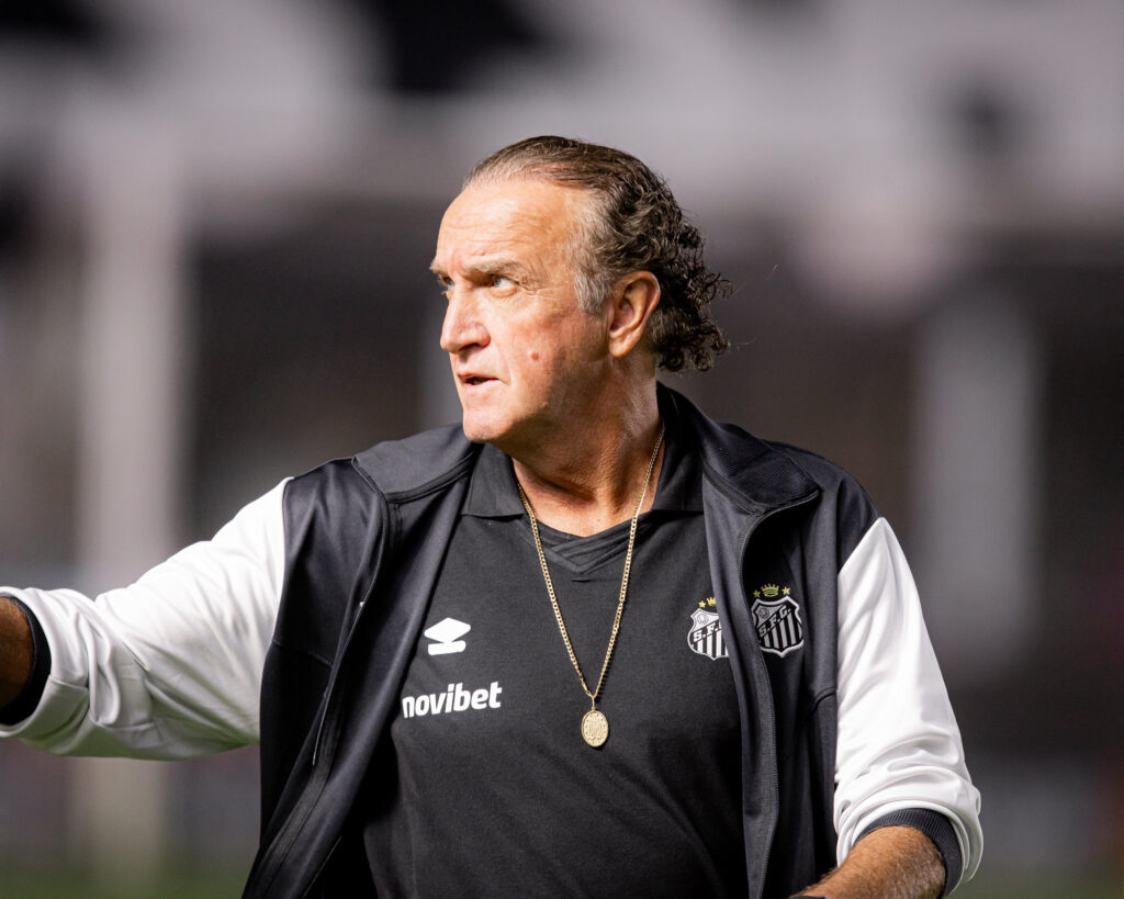 Cuca elogia Neymar após vitória sobre Atlético-MG: ‘Encheu o tanque e teve a melhor partida’