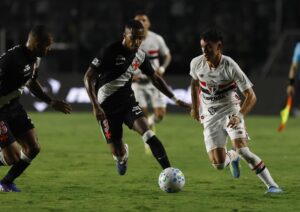 São Paulo leva virada do Vasco em São Januário pelo Brasileirão