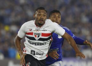 Com time misto, São Paulo sofre e fica em um empate amargo com o Millonarios