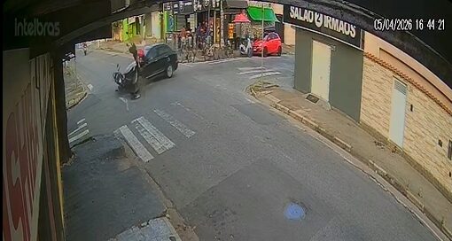 Acidente entre carro e moto deixa duas pessoas feridas no Guarujá