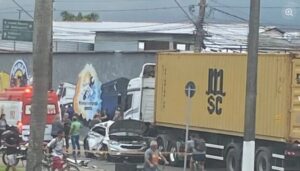 Acidente deixa duas pessoas feridas em Praia Grande