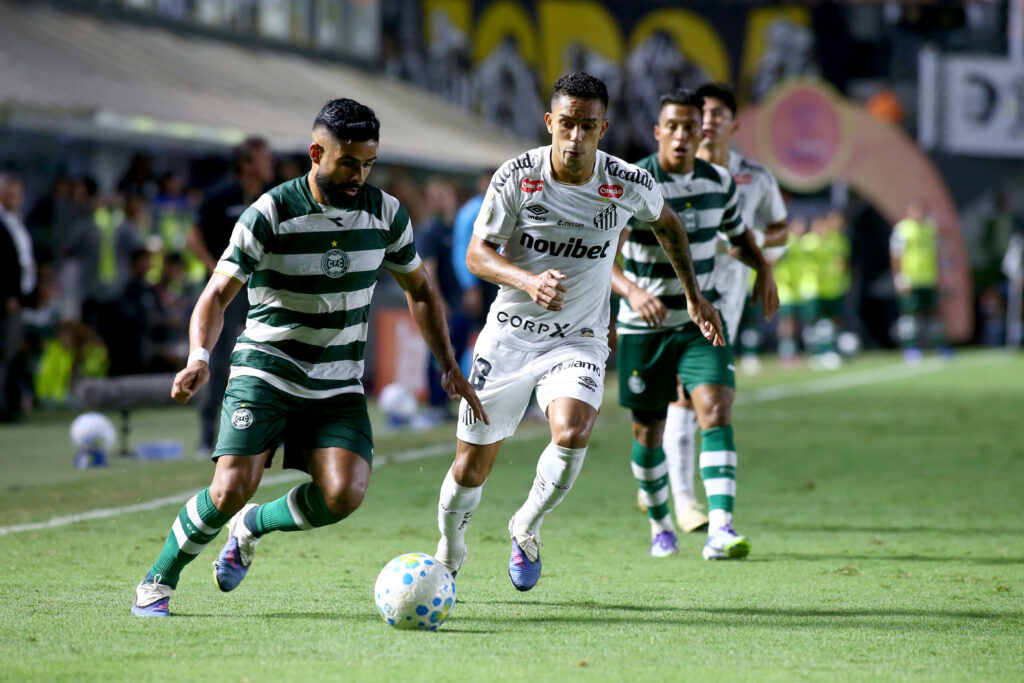 Santos empata com Coxa na Vila Belmiro e decisão fica para Curitiba