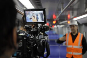 Sob os trilhos de São Paulo, uma cidade invisível ganha voz