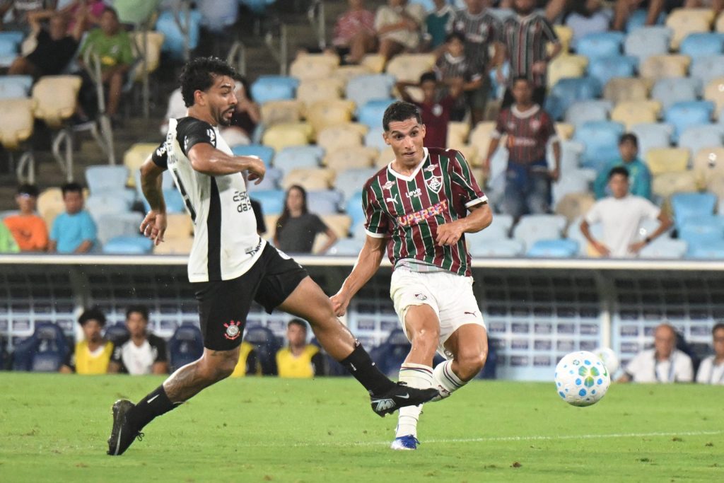Fluminense vence com autoridade e afunda crise do Corinthians