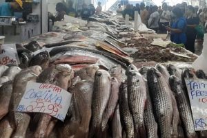 Campanha do Pescado garante peixe do almoço na última hora